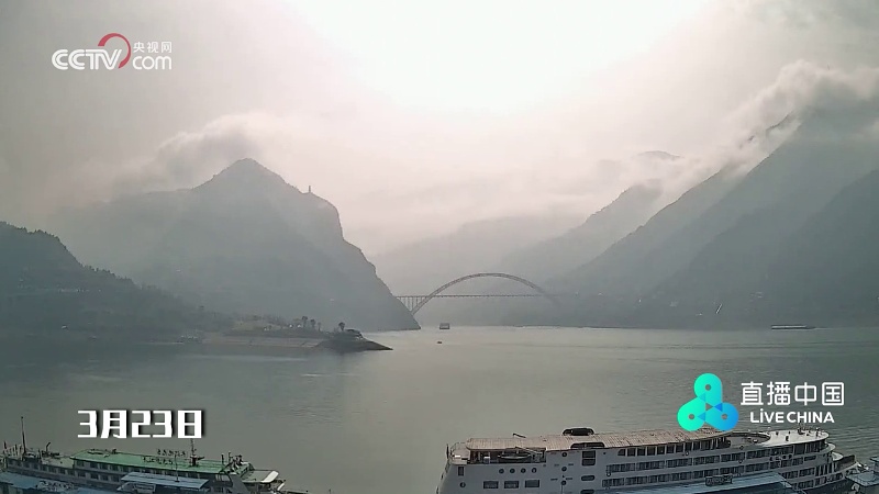 打卡重庆 慢赏巫山长江大桥多变的云景