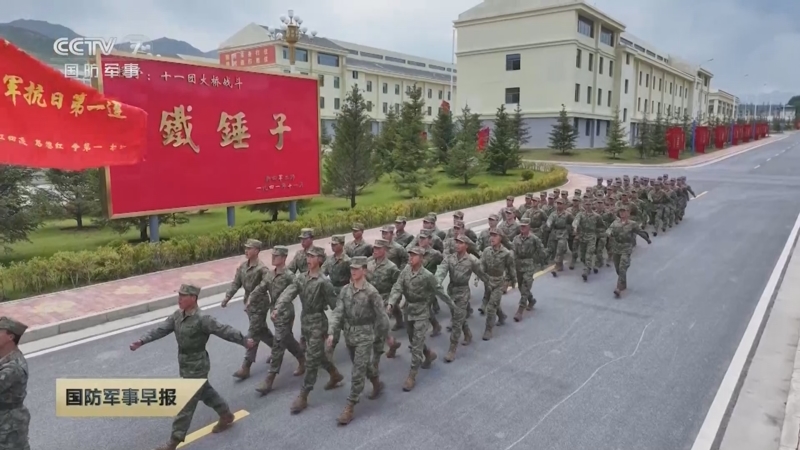 烽火中的英雄部队·不可战胜的力量 "铁锤子"红军旅