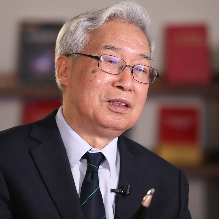 欧阳钟灿:"中国屏"上寄深情