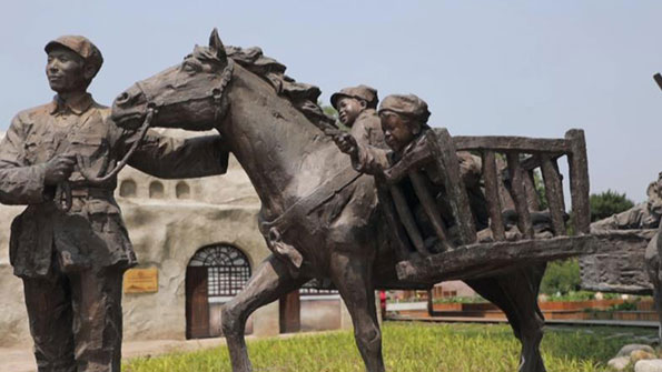 8月9日播出:《红色摇篮》第二集《千里转移》1946年冬,国民党军胡宗南