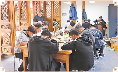 一把小锤敲响银器品牌