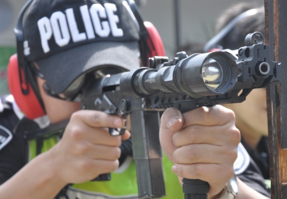 国产新型79式冲锋枪战术导轨亮相