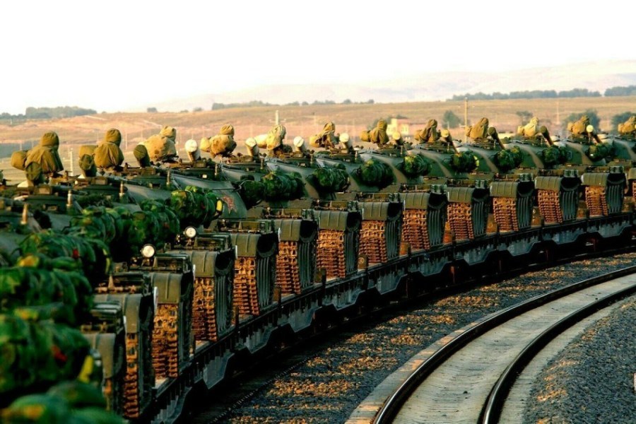 解放军大转运 密密麻麻的坦克装满军列