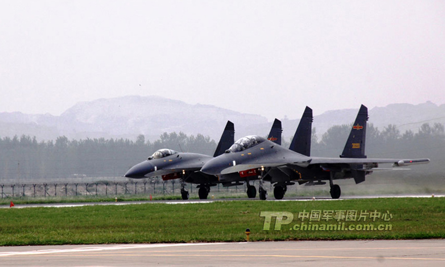 中国空军苏-27UBK型战斗教练机_共产党员网
