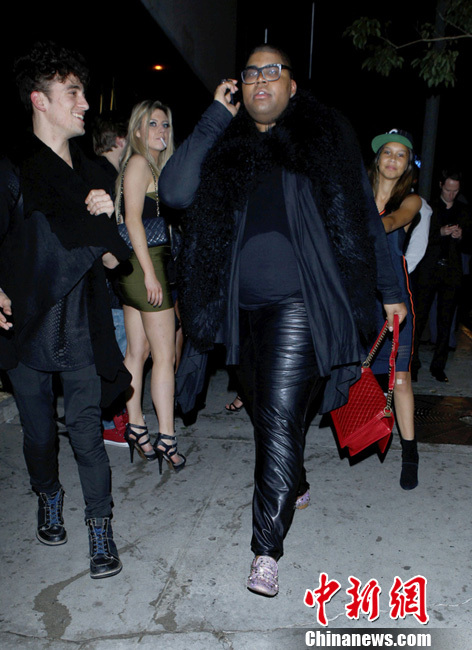 nba球星魔术师约翰逊儿子公开出柜 与男友牵手逛街