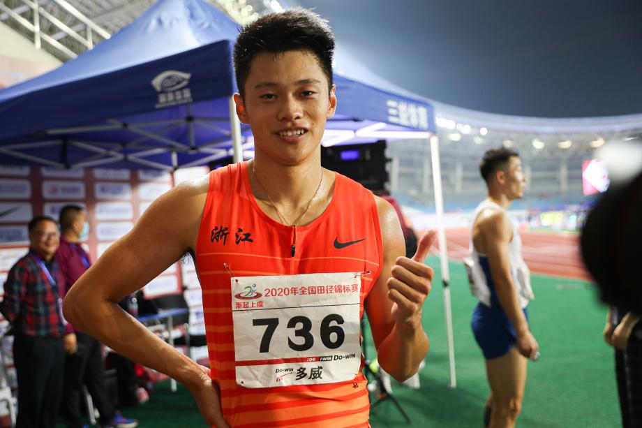 [图]全国田径锦标赛：谢震业男子100米夺冠