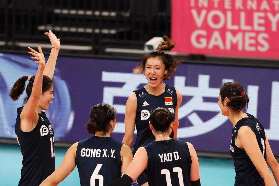[图]测试赛中国女排3-0横扫日本 第三局小遇挑战