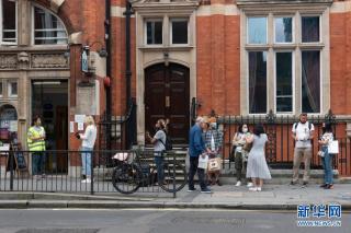 英国单日新增新冠确诊病例数超过一万 新闻 央视网 Cctv Com