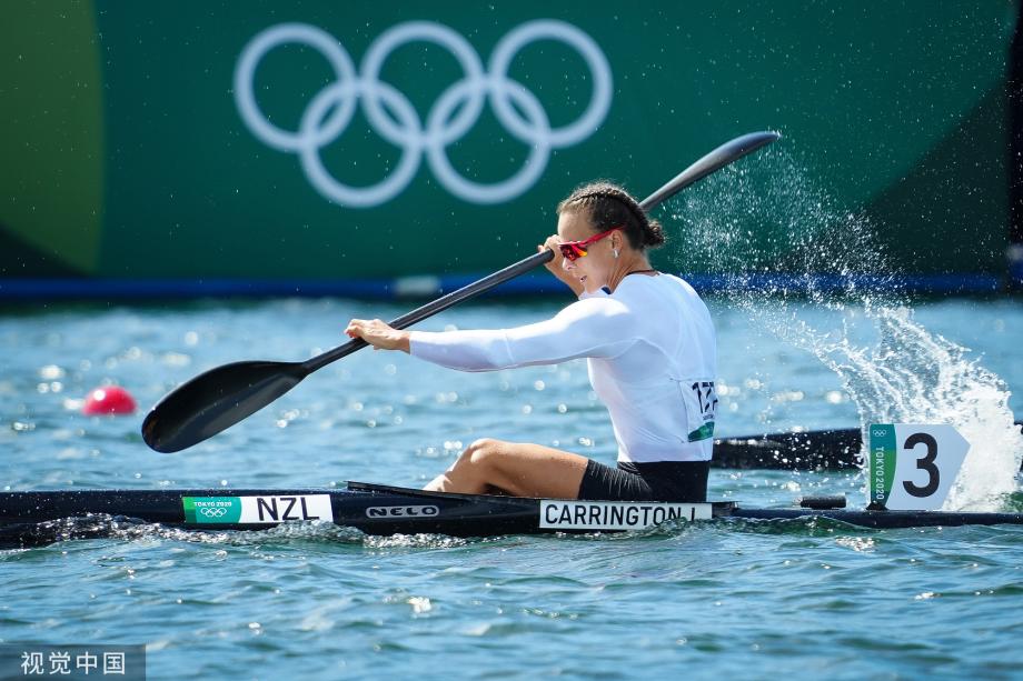 [图]女子200米单人皮艇-新西兰选手卡灵顿获得金牌
