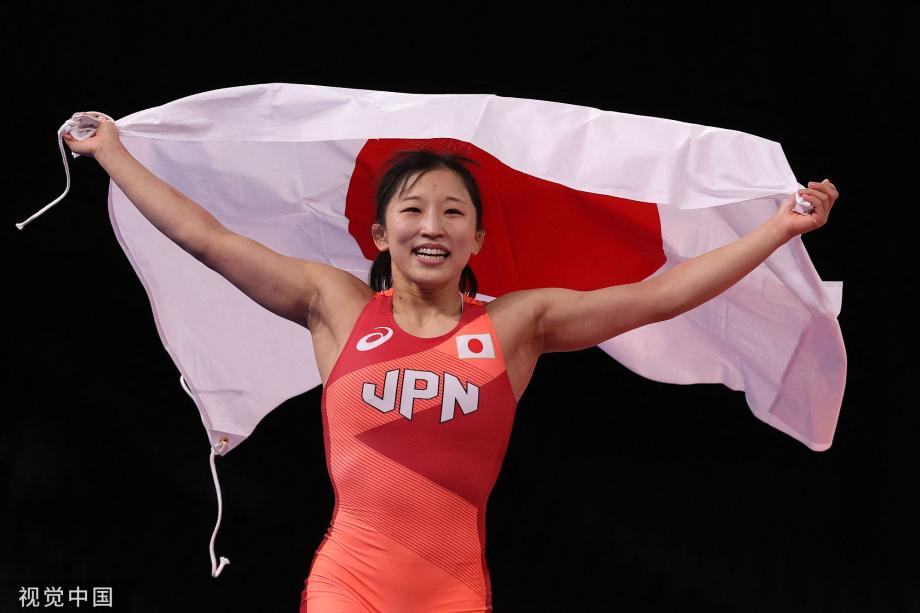 [图]摔跤女子自由式50公斤级决赛 须崎优衣获得金牌