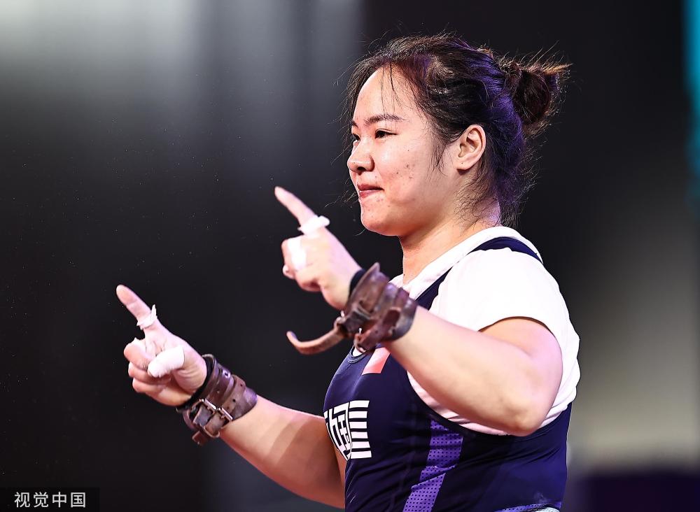 [图]全运会女子举重76公斤级决赛: 向艳梅夺金