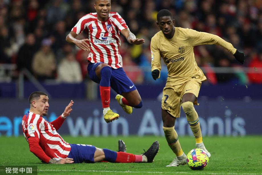 [图]西甲-登贝莱‮功建‬费兰萨‮红奇维‬牌 巴萨1-0马竞