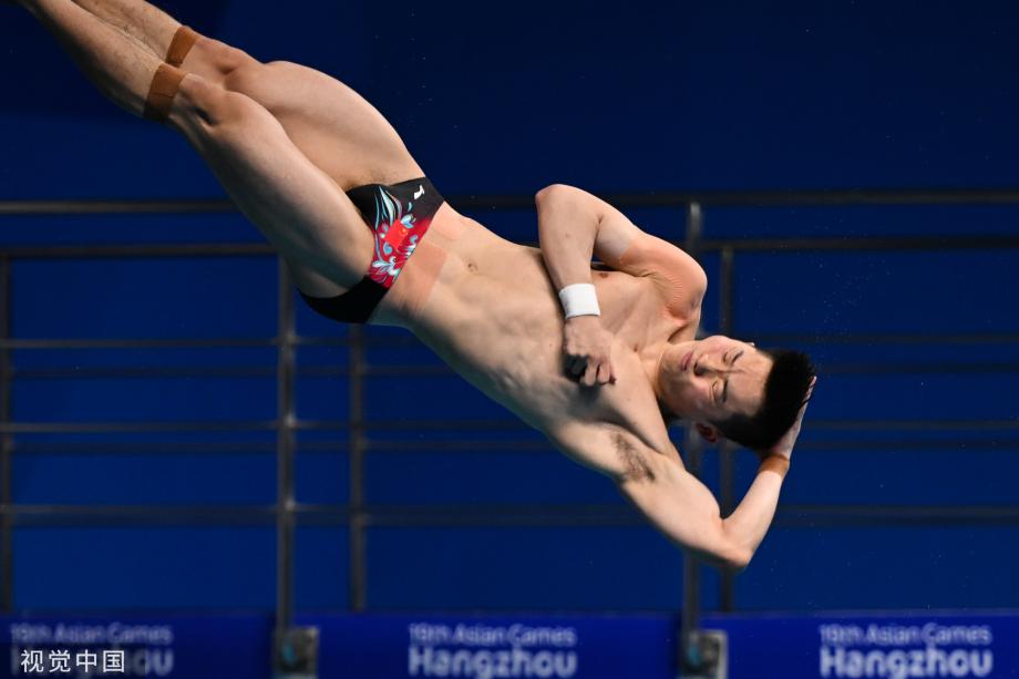 [图]亚运会-跳水男子3米板决赛 中国选手摘金揽银