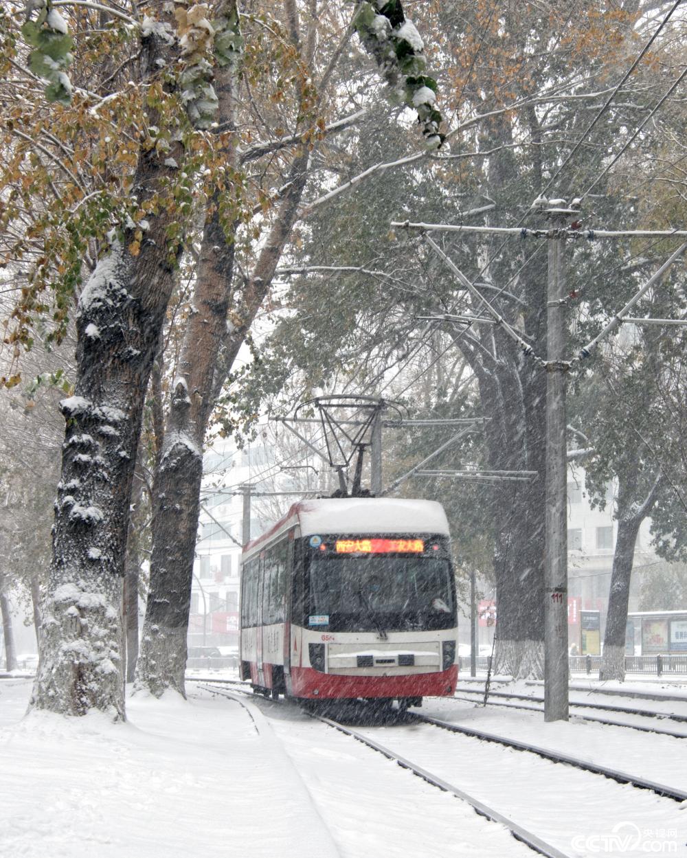 长春火车站雪景图片