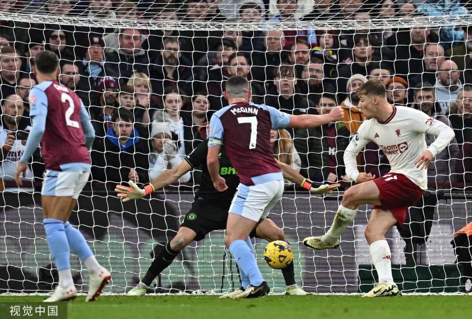 英超-霍伊伦破门麦克托米奈绝杀 曼联2-1维拉