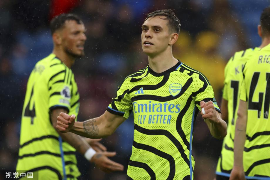 萨卡双响厄德高传射 阿森纳5-0大胜伯恩利