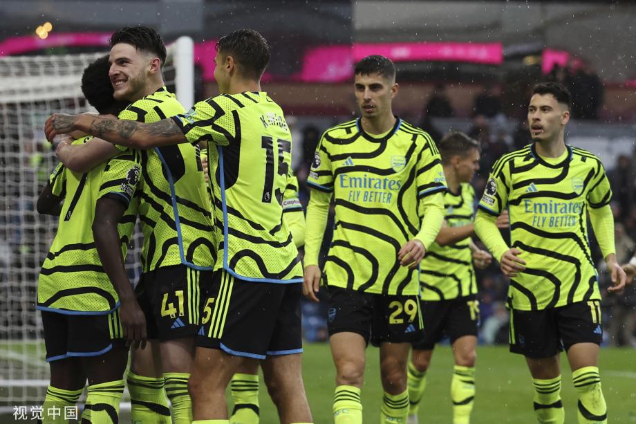 萨卡双响厄德高传射 阿森纳5-0大胜伯恩利