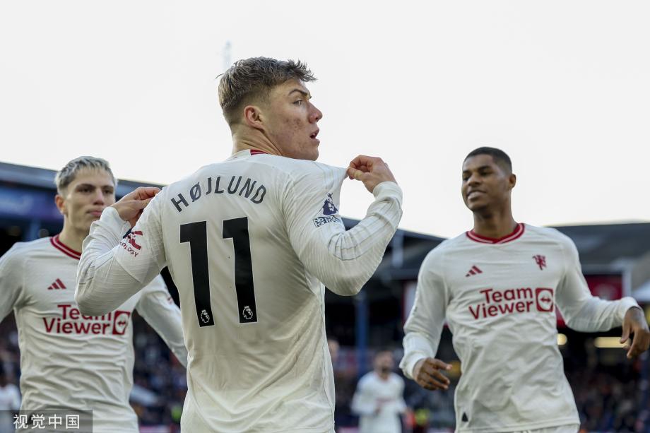 英超-霍伊伦双响 曼联2-1卢顿距前四5分