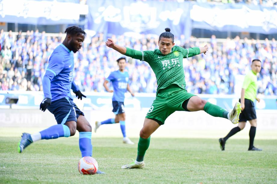 张玉宁进球杨立瑜破门 北京国安两球完胜