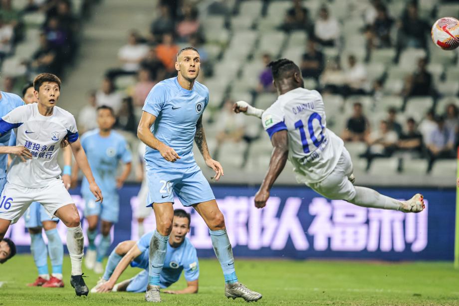 奥斯卡读秒绝平 沧州雄狮客场2-2深圳新鹏城