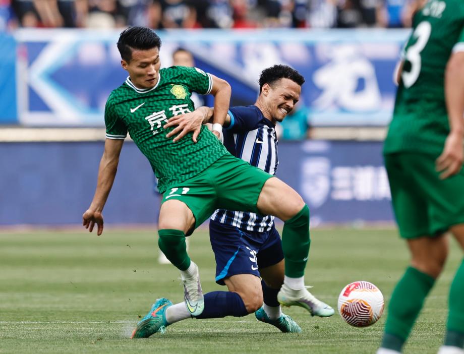 法比奥破门 北京国安1-0客胜武汉三镇暂登榜首