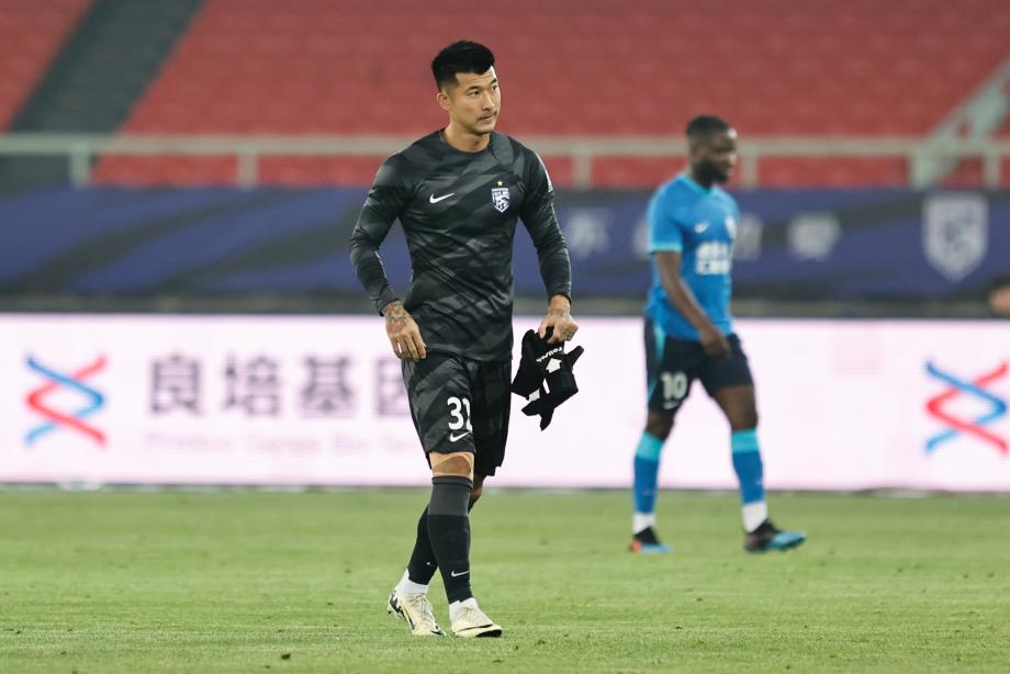 中超-埃韦尔双响奥斯卡破门 沧州雄狮3-2武汉三镇