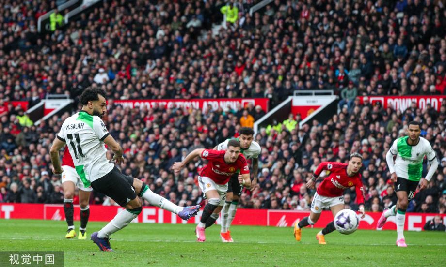 英超-B费吊射萨拉赫点射救主 曼联2-2利物浦