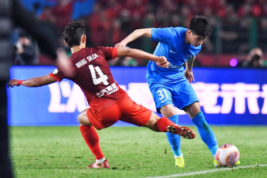 中超-武磊造两点球奥斯卡双响 海港3-0十人南通