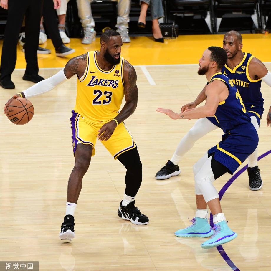 库里23分詹姆斯带病砍33+7+11 湖人负勇士