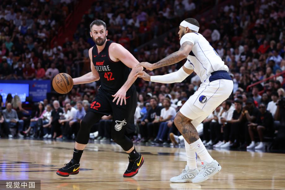 东契奇29+9+9巴特勒低迷 独行侠轻取热火