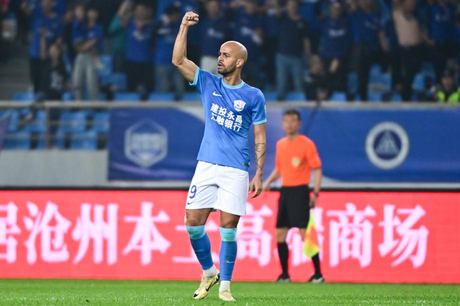 沧州雄狮18分钟3球3-2逆转青岛西海岸迎三连胜