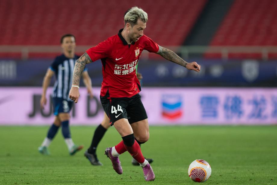 谭龙进球被吹 谢晖首秀亚泰客场0-0三镇