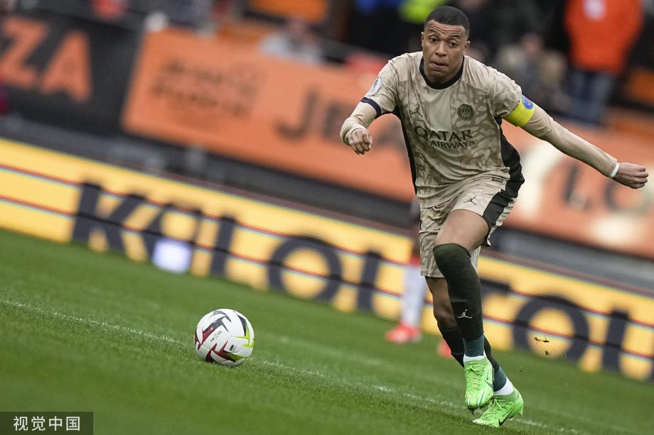 法甲-姆巴佩登贝莱梅开二度 大巴黎4-1洛里昂