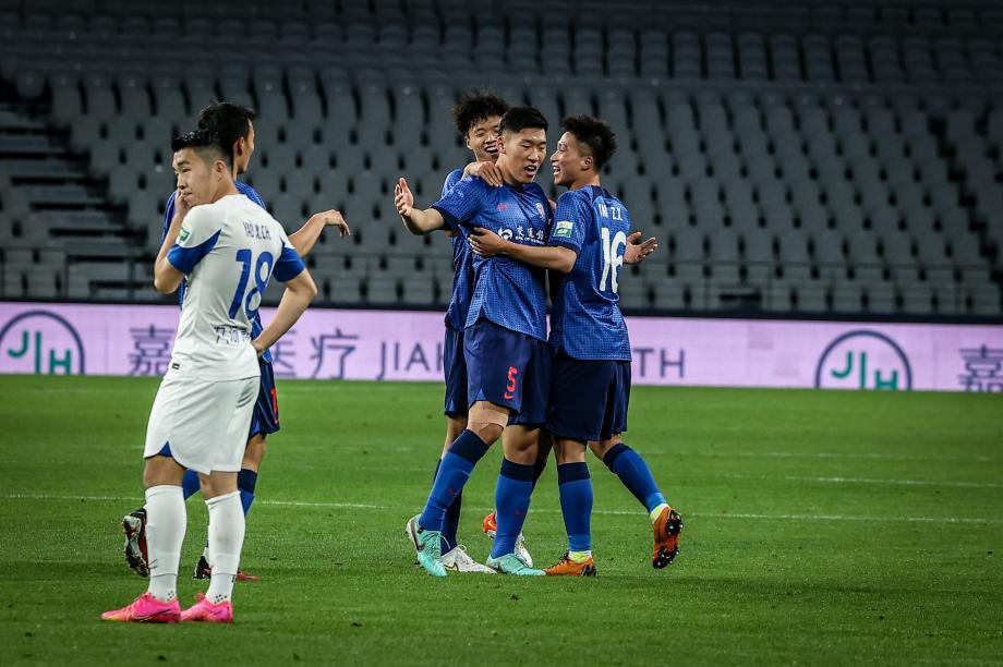 路易斯2球朱辰杰世界波 申花4-0沧州九轮不败