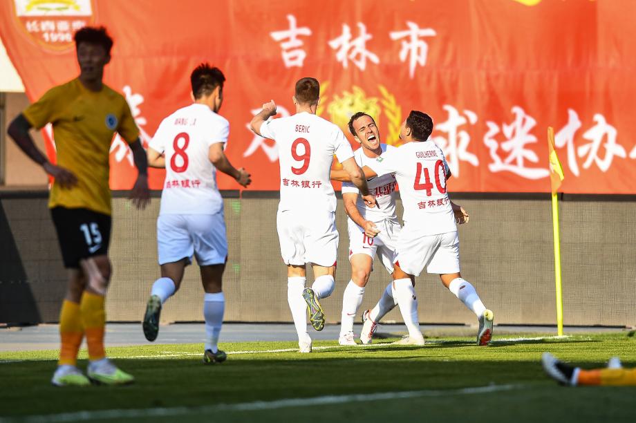 贝里奇杜加利奇破门 长春亚泰1-1深圳新鹏城