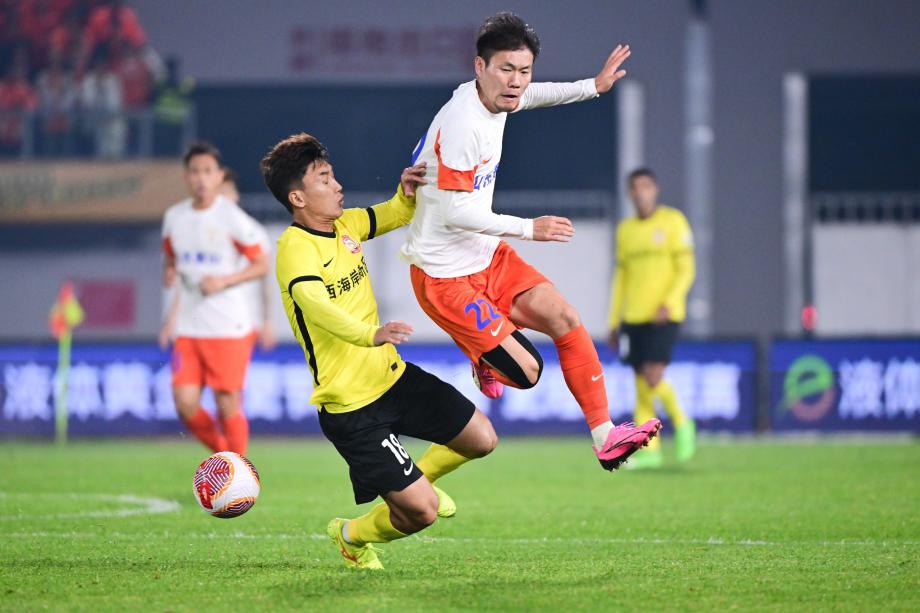 克雷桑罚丢点球 山东泰山0-0闷平青岛西海岸