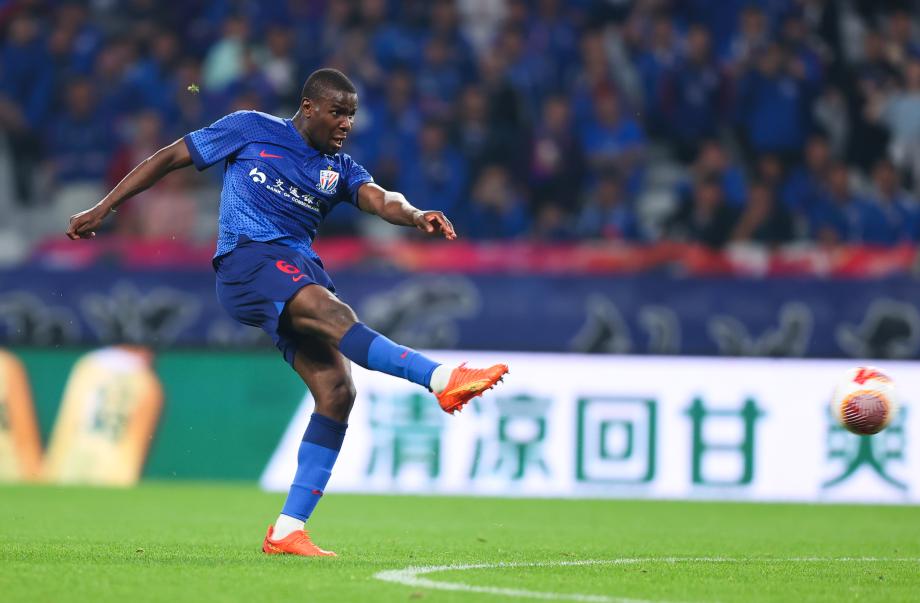 路易斯双响 十人申花4-0十人浙江新赛季10轮不败