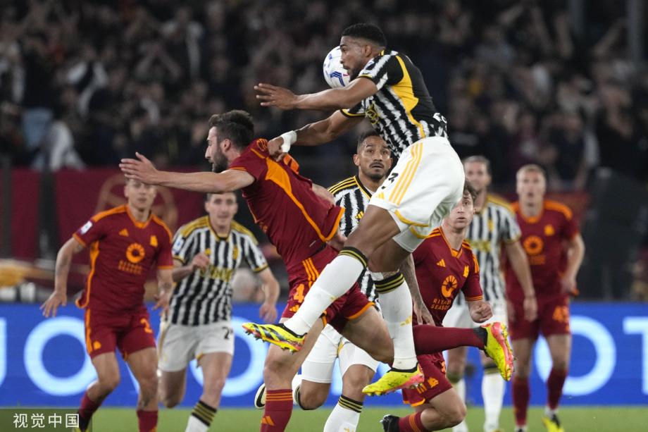 意甲-卢卡库破门布雷诺扳平 罗马1-1尤文图斯