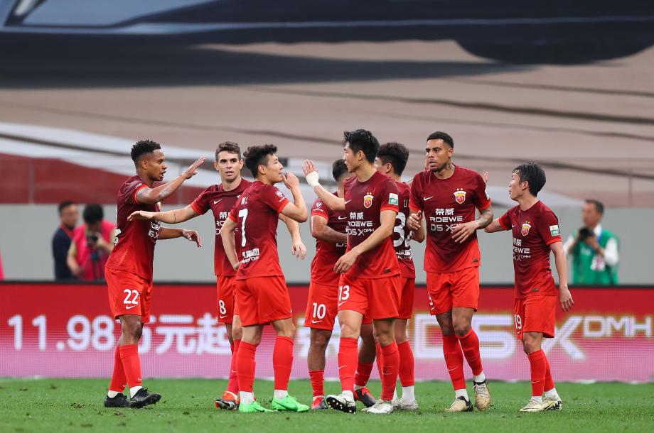 武磊梅开二度 上海海港主场大胜长春亚泰