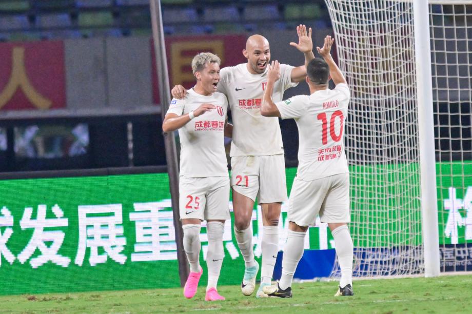 韦世豪双响 成都蓉城4-1胜梅州客家迎两连胜