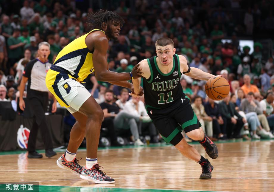 布朗40+5哈利伯顿伤退 绿军再胜步行者2-0领先