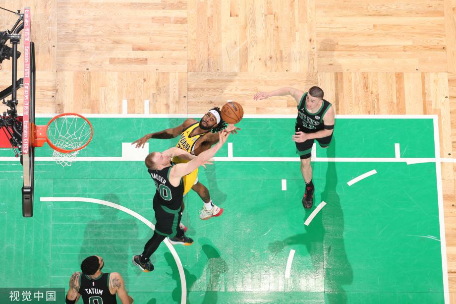 布朗40+5哈利伯顿伤退 绿军再胜步行者2-0领先