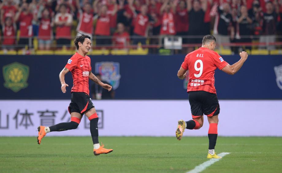 艾克森韦世豪双响 成都蓉城7-0大胜青岛西海岸