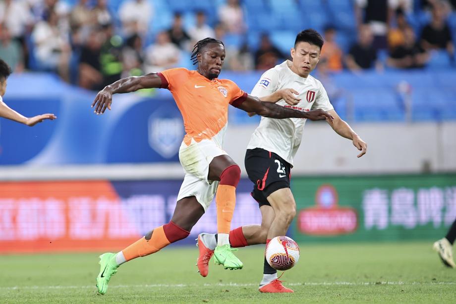 中超-罗慕洛双响费利佩造3球 蓉城5-1大胜海牛