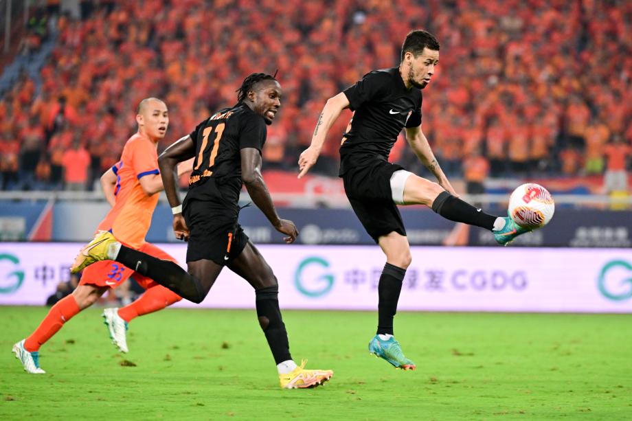 李源一破门后向球迷致歉 泰山主场1-1遭海牛逼平