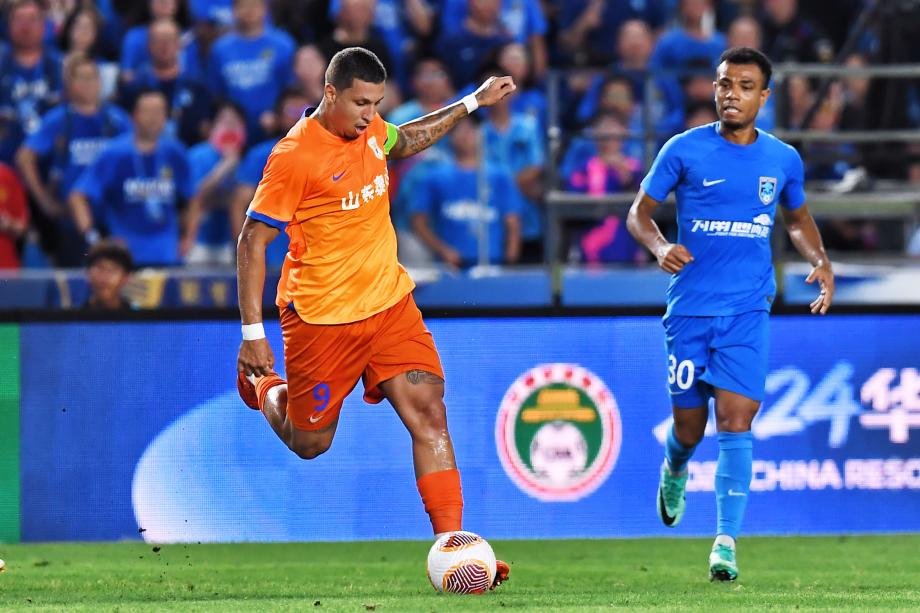 中超-克雷桑梅开二度 山东泰山2-0南通支云