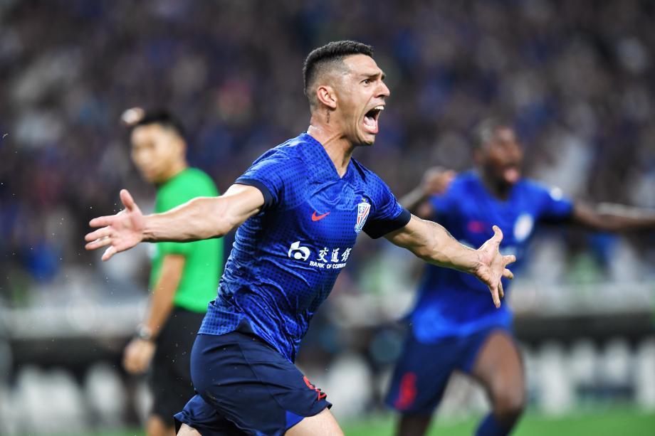 于汉超传射 申花3-1逆转十人海港赢下上海德比