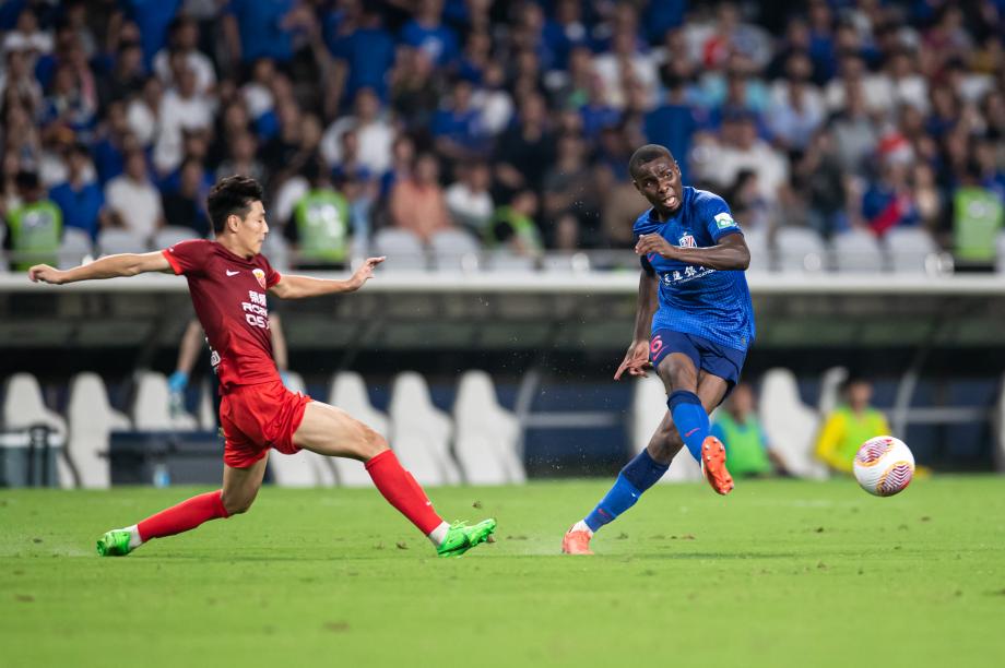 于汉超传射 申花3-1逆转十人海港赢下上海德比