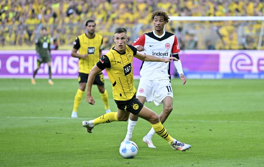 吉腾斯替补双响 多特2-0法兰克福取开门红