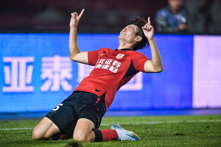 田玉达补时绝杀 长春亚泰3-2逆转送南通支云8轮不胜